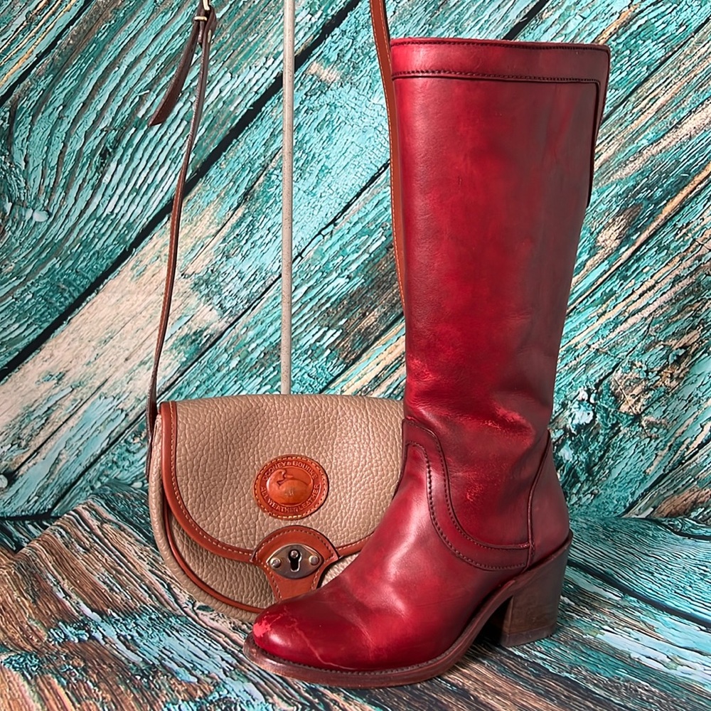 Dooney and Bourke vintage Crossbody